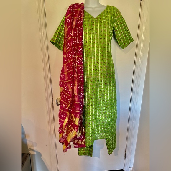 Indian dress - Picture 2 of 10